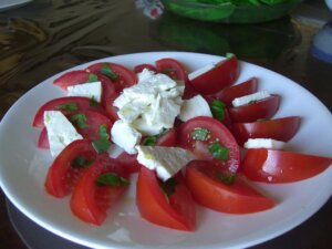 Salada Caprese Low Carb de Frigideira